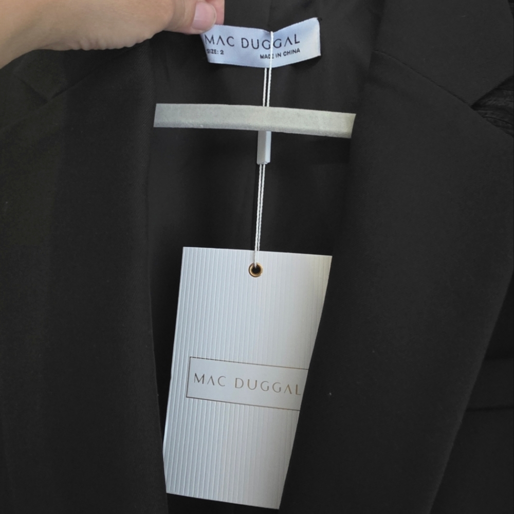 Mac Duggal Women's Black Blazer With Feather Lapel Sz 2 - Picture 4 of 6